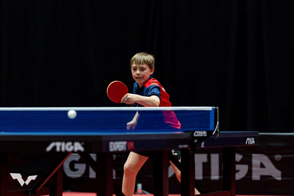 Cedric og Adrian i gang med JOOLA Europe Youth Series i Riga