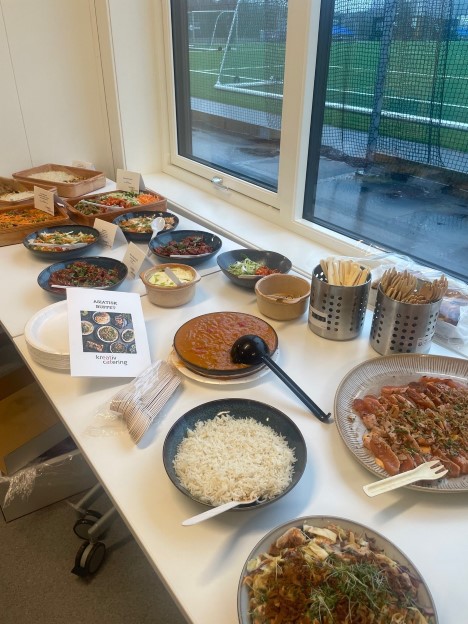 Jentesamling - mat.jpg