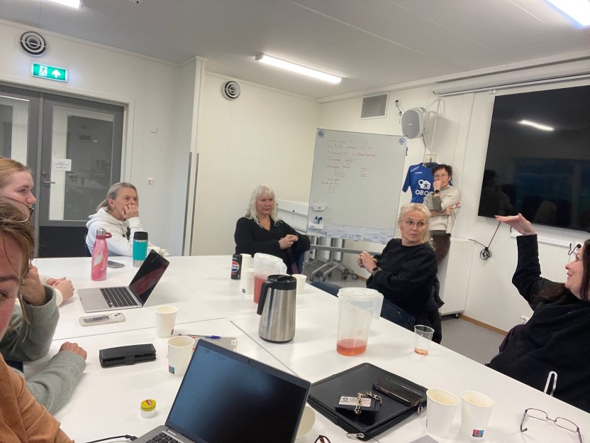 Jentesamling - møte.jpg