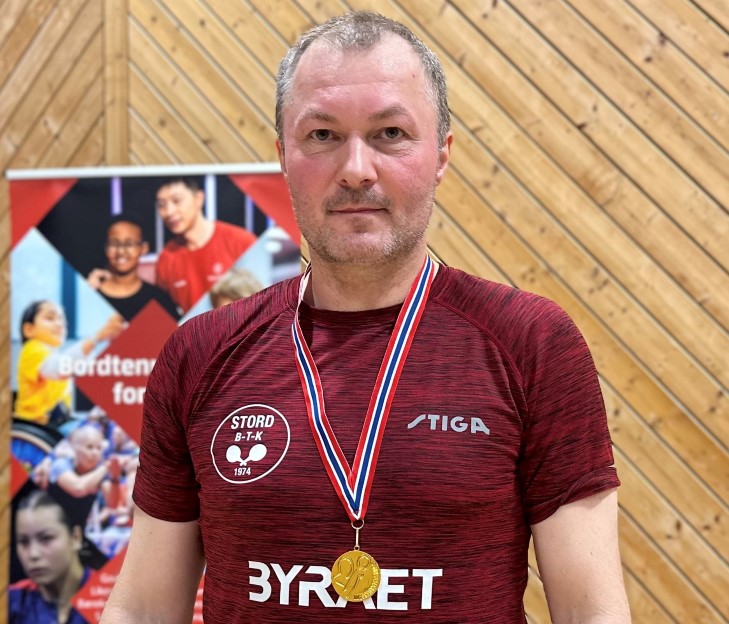 NM-gull til Roger Andersson i Herrer single 50