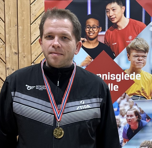 NM-gull til Thomas Sætre i Herrer Para Åpen