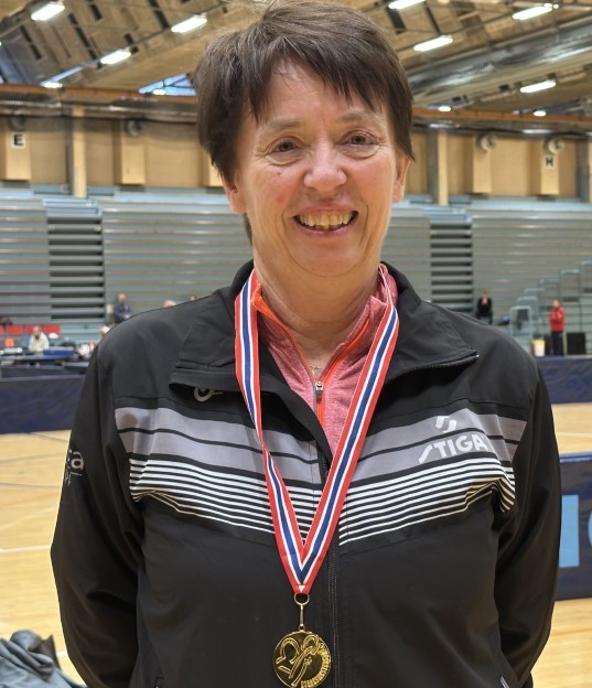 Bente Ulstein norgesmester i damer single 60