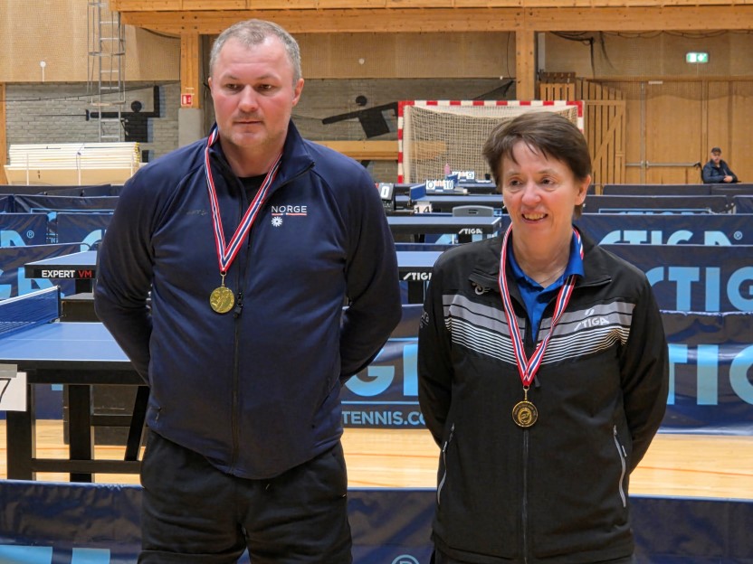 Roger Anderson og Bente Ulstein forsvarte NM-gullet i mixdouble 50