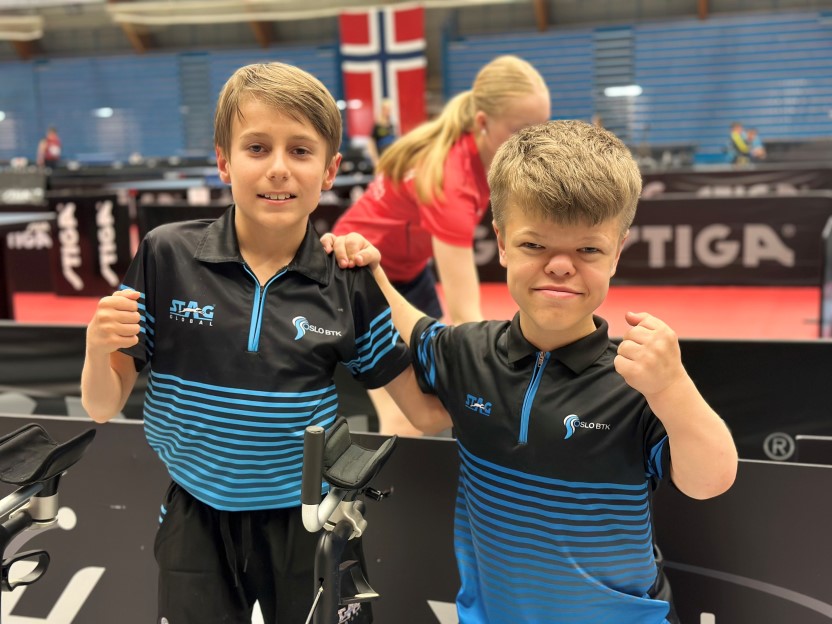 Jonatan Rimehaug Godøy og Marcus Reinholdtsen fra Oslo BTK vant para åpen double 15. Foto: NBTF 