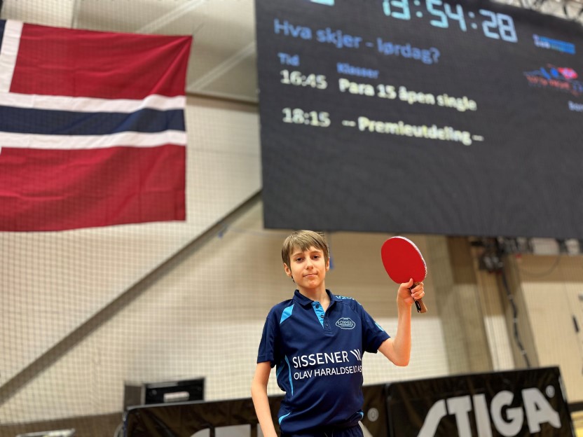 Gull til Marcus Reinholdtsen i Para Gutter 15 stående!
