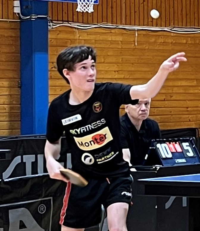 Krizander Magnussen gikk helt til topps og ble norgesmester i para åpen eldre junior singel.